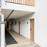 Apart33 2-7 Apartment
